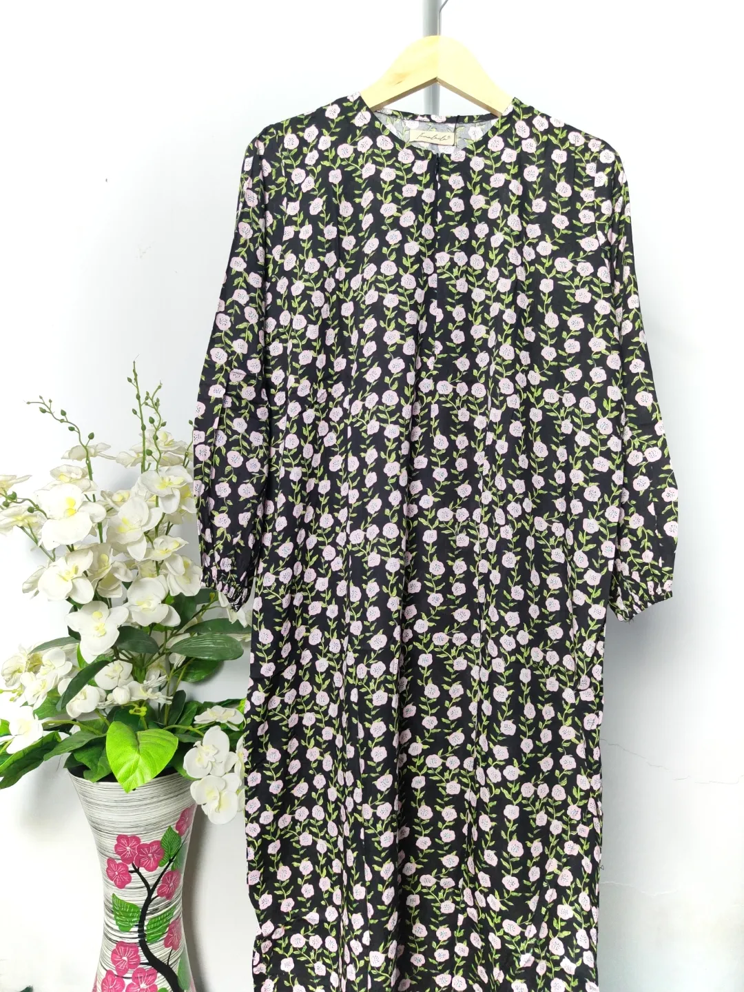 Midi Dress Lengan Panjang Motif K