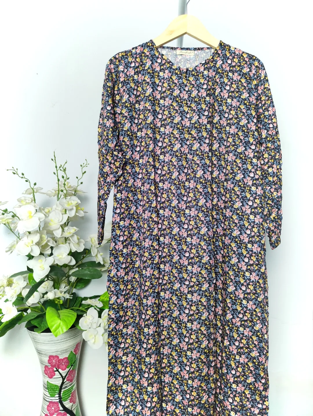 Midi Dress Lengan Panjang Motif N