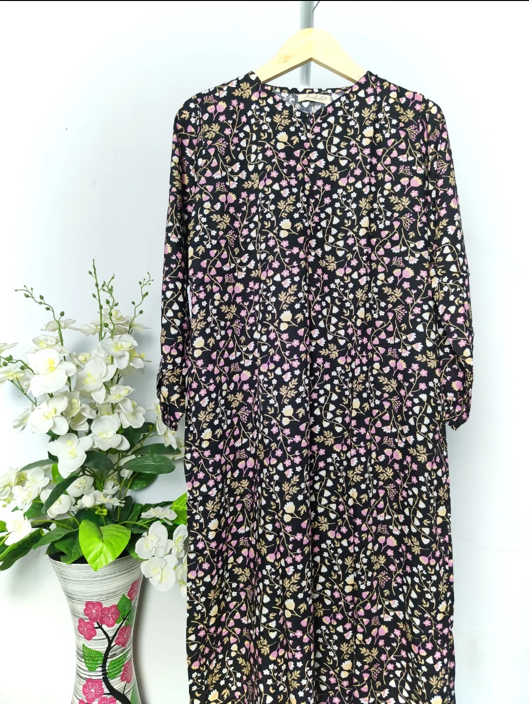 Midi Dress Lengan Panjang Motif O